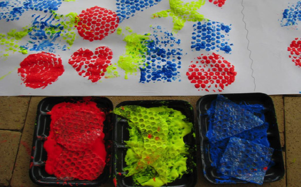 Painting with Bubble Wrap - Arts and Crafts with Nanny Options, Dublin