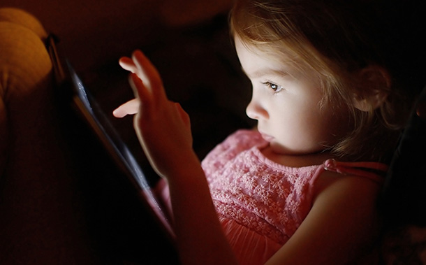 The Pros and Cons of iPads and iPhones for Children